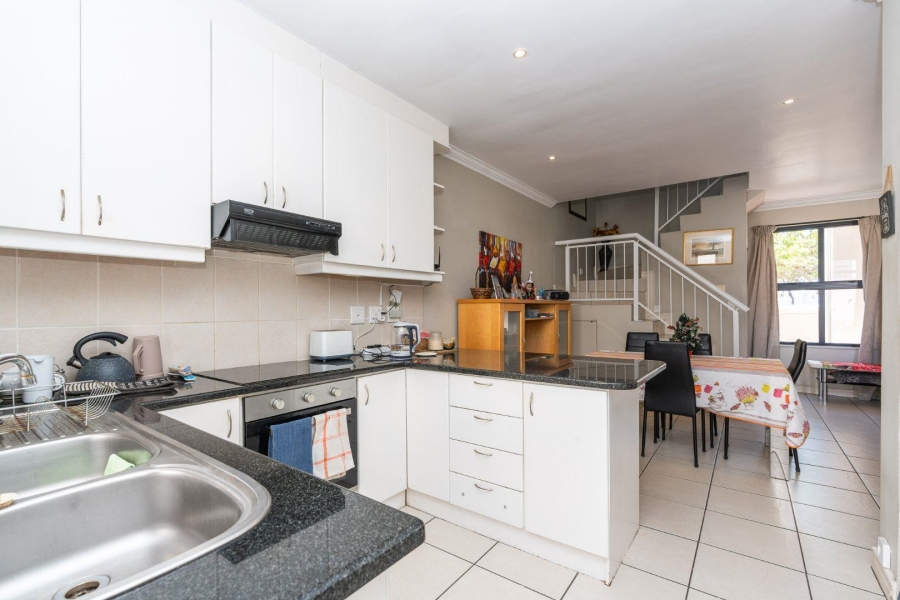 To Let 2 Bedroom Property for Rent in Royal Ascot Western Cape